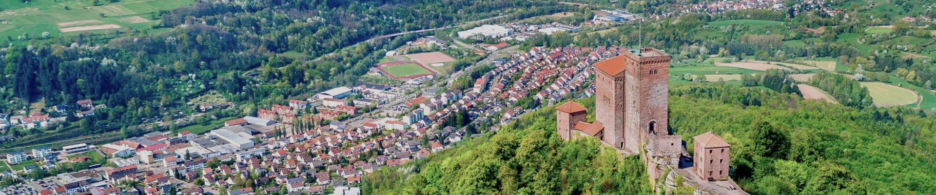 Luftaufnahme Burg Trifels und Annweiler