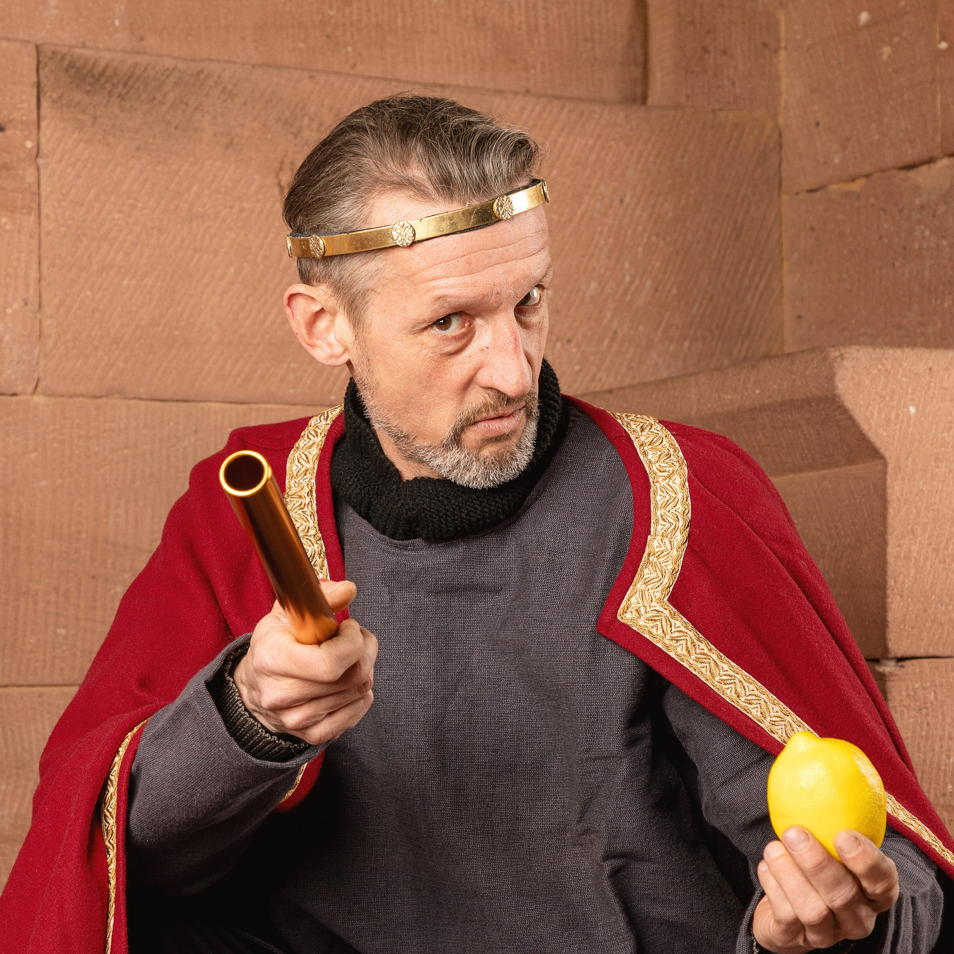 Schauspieler in seiner Rolle als Heinrich VI.