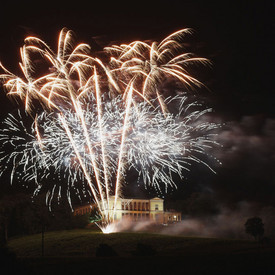Feuerwerk über der Villa Ludwigshöhe